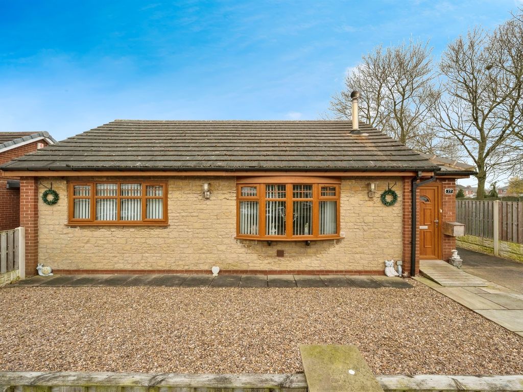 2 bed detached bungalow for sale in Crane Moor Close, Harlington