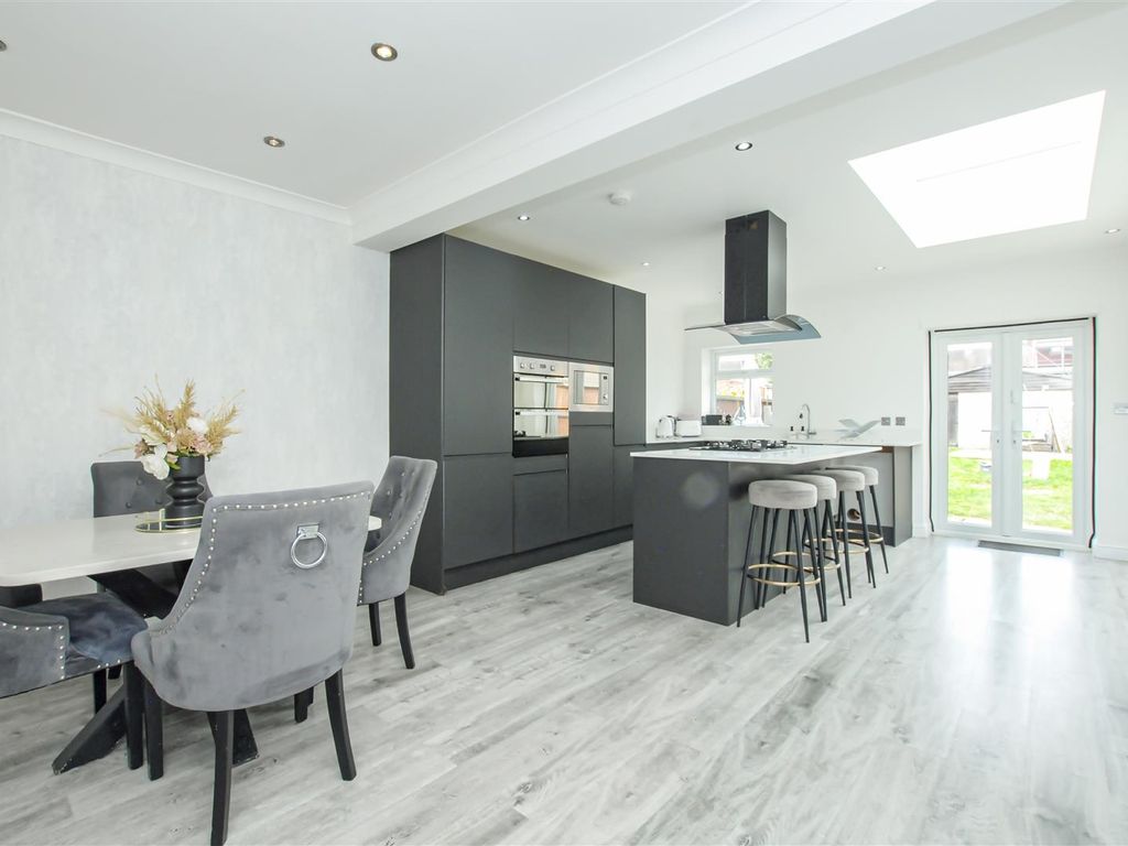 2 bed end terrace house for sale in Whittington Avenue, Hayes UB4, £