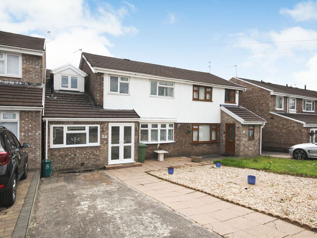 3 bed semidetached house for sale in Clos Hereford, Llantrisant