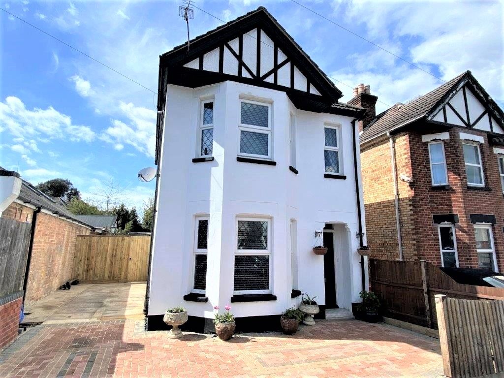 3 bed detached house for sale in Cranbrook Road, Parkstone, Poole BH12