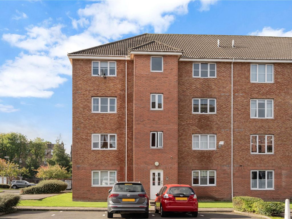 2 bed flat for sale in Tullis Gardens, Bridgeton, Glasgow G40, £110,000