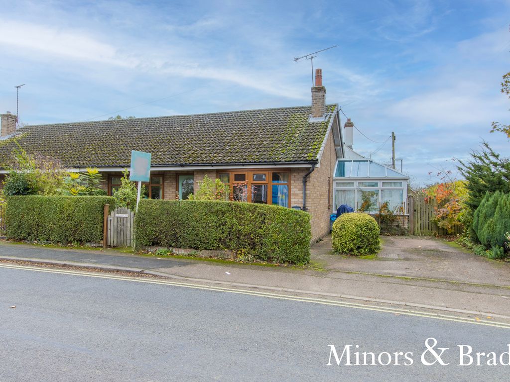 2 bed semidetached bungalow for sale in Wissett Road, Halesworth IP19