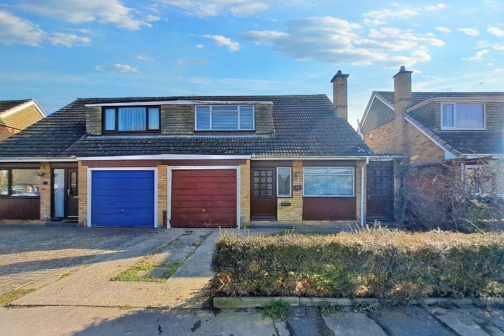 3 bed semidetached house for sale in Lancaster Road, Wroughton