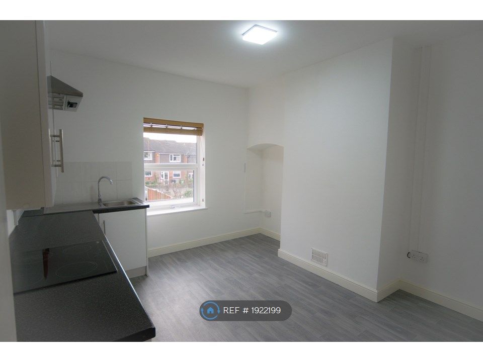1 bed flat to rent in Lansdowne Street, Macclesfield SK10, £560 pcm