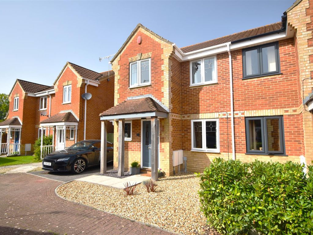 3 bed semidetached house for sale in Jacobs Meadow, Portishead