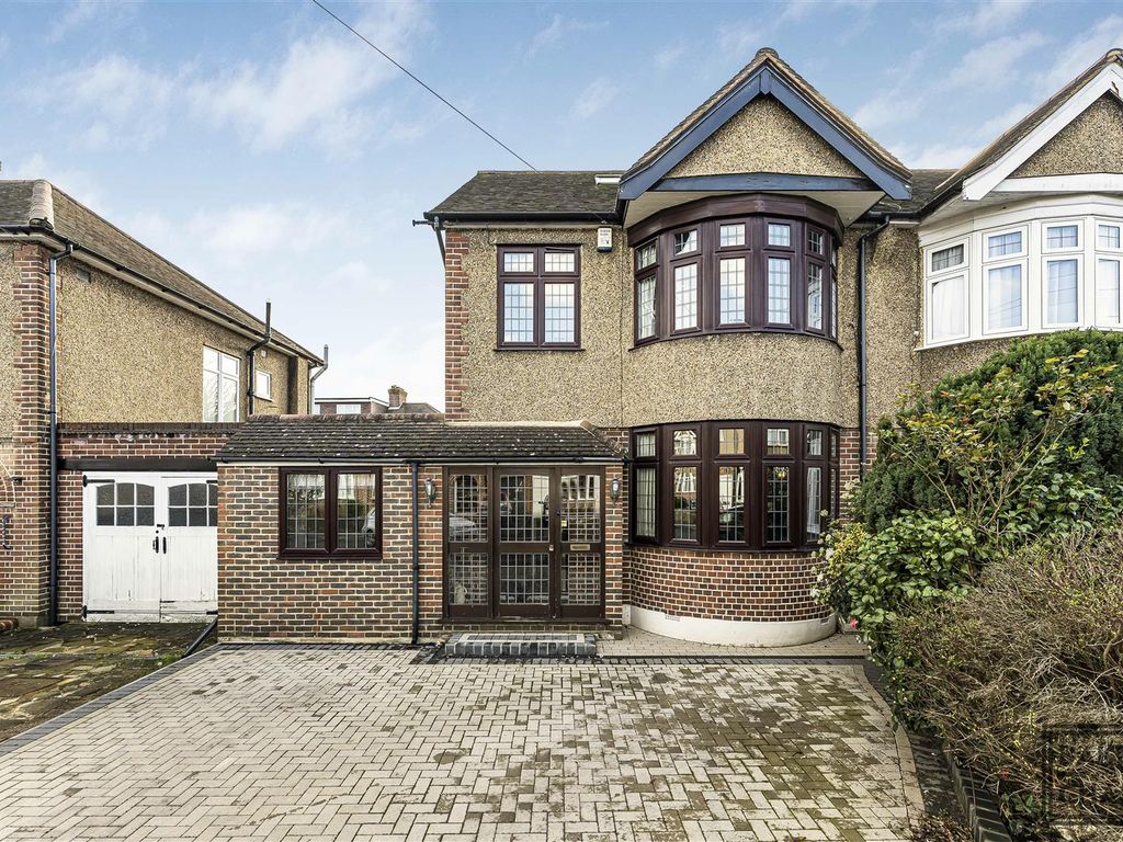 4 bed semidetached house for sale in Westview Crescent, London N9, £