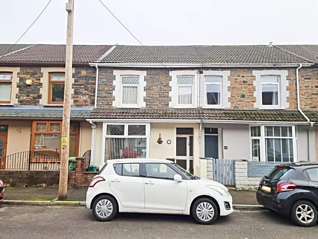 5 bed terraced house to rent in Tudor Street, Rhydyfelin, Pontypridd