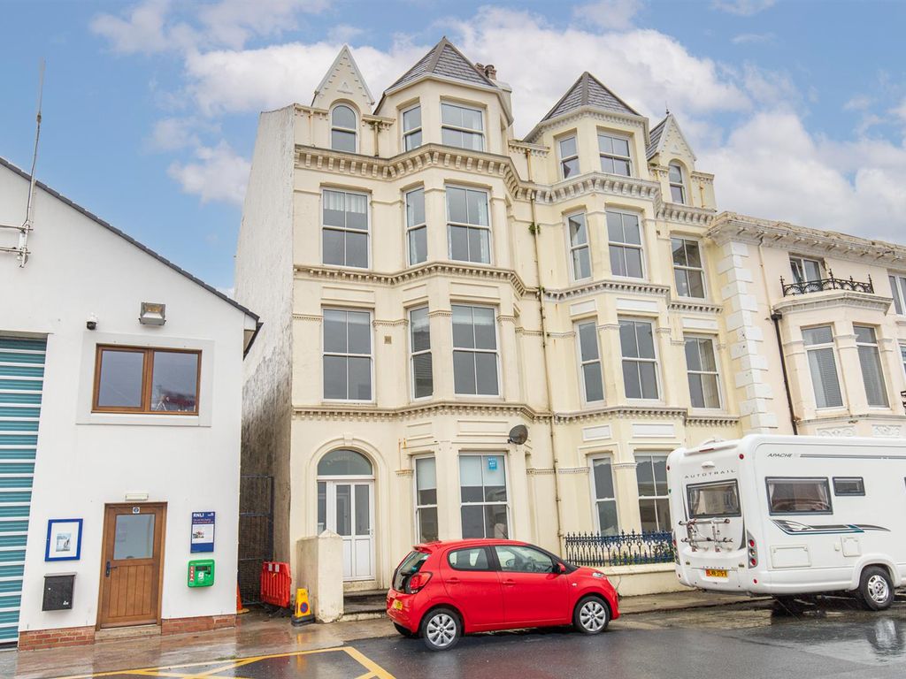 2 bed flat to rent in Queens Promenade, Ramsey, Isle Of Man IM8, £900