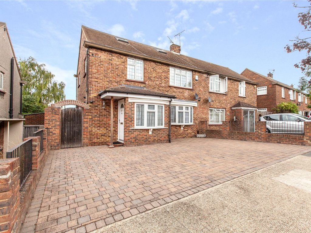3 bed semidetached house for sale in St. Gregorys Crescent, Gravesend