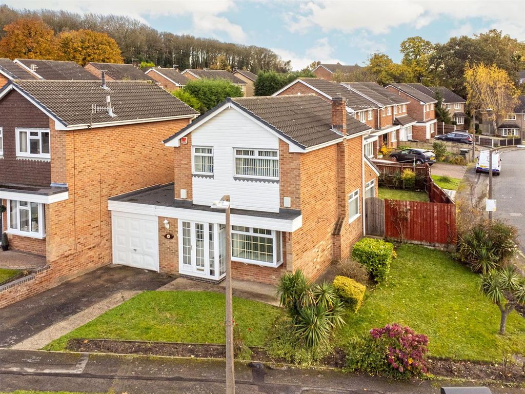 3 bed linkdetached house for sale in Grampian Drive, Warren Wood