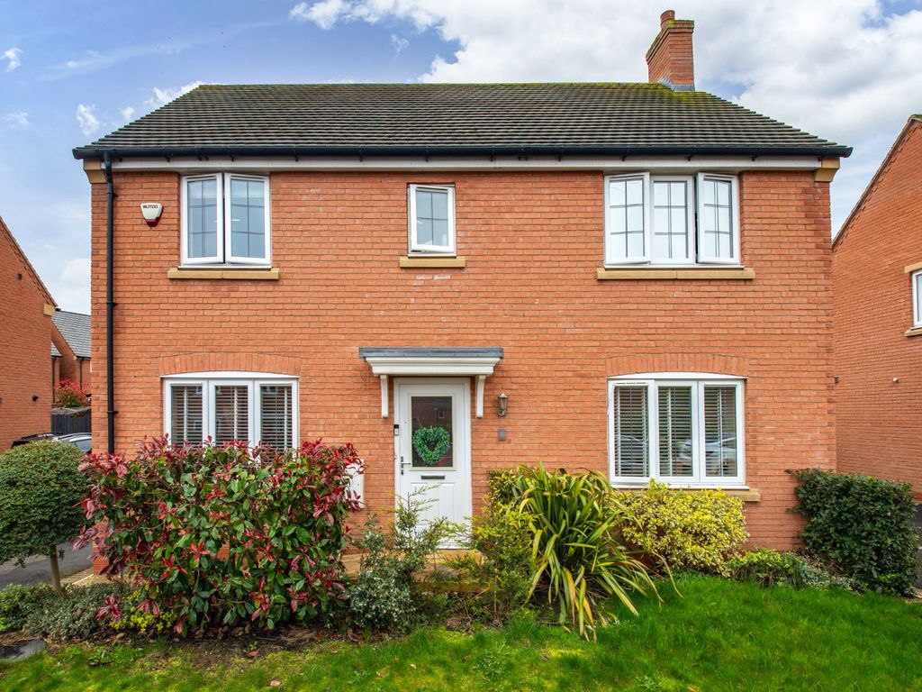 4 bed detached house to rent in Centenary Way, Copcut, Droitwich