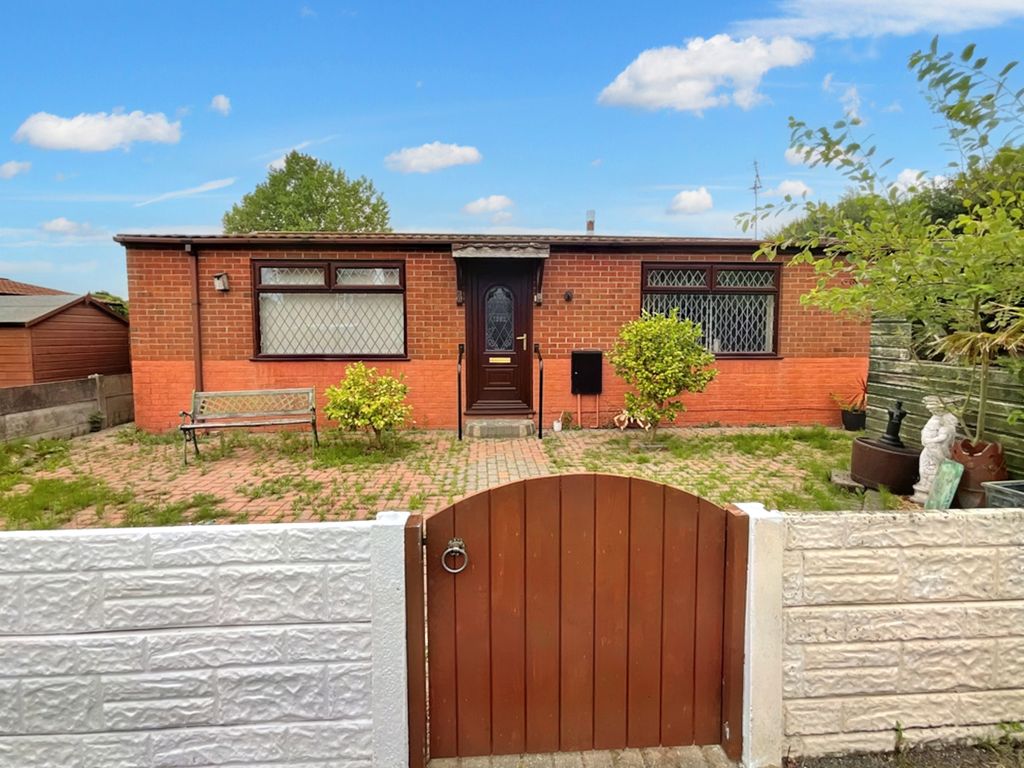 2 bed detached bungalow for sale in Balmoral Drive, Southport PR9 Zoopla