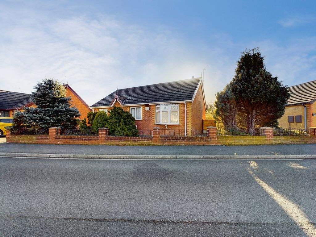 2 bed bungalow for sale in Headingley Way, Edlington, Doncaster DN12
