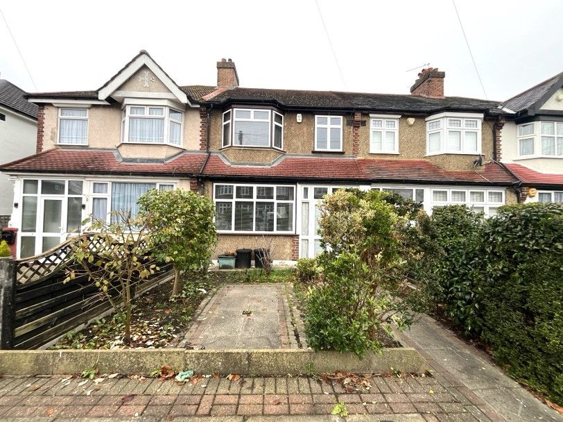 2 bed terraced house to rent in Ernest Grove, Beckenham, Kent BR3, £1,900 pcm Zoopla
