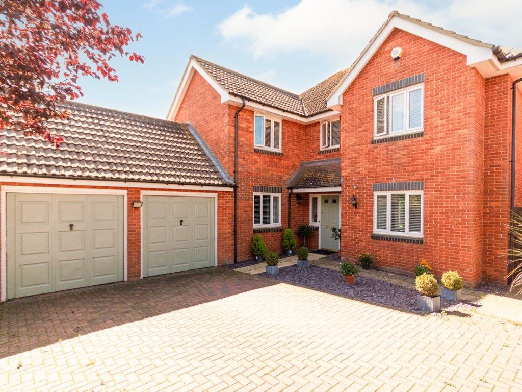 5 bed detached house for sale in Cormorant Way, Herne Bay CT6, £599,995