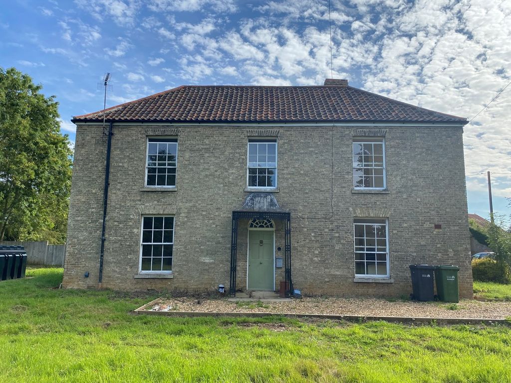 4 bed semidetached house to rent in Lynn Road, Shouldham Thorpe, King