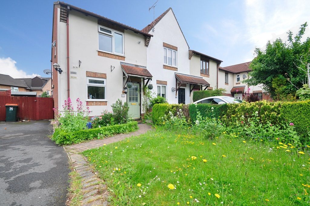 2 bed end terrace house for sale in Squires Close, Rogerstone, Newport