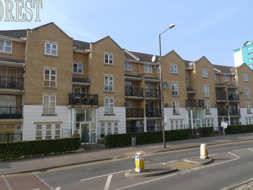 2 bed flat to rent in Highfield Road, Feltham, Middlesex TW13 Zoopla