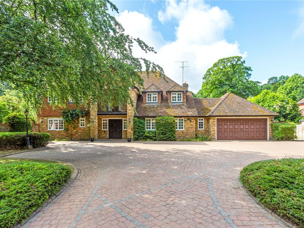 5 bed detached house for sale in Elvetham Road, Fleet GU51, £1,800,000