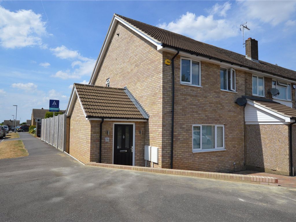 3 bed end terrace house to rent in Oldhill, Dunstable, Bedfordshire LU6