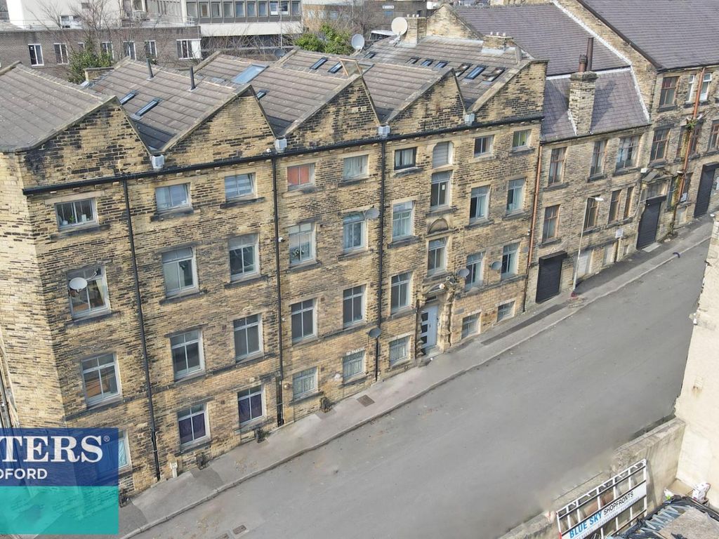2 bed flat to rent in Ruby House, Dyson Street, Bradford, West