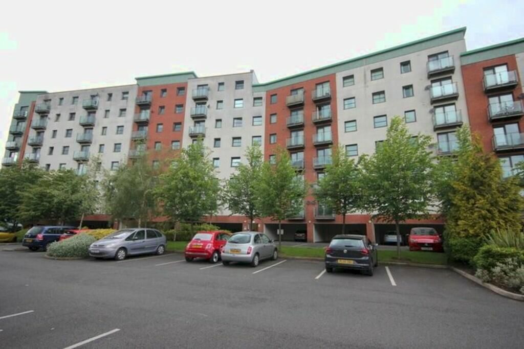 2 bed flat to rent in Lower Hall Street, St. Helens WA10, £680 pcm Zoopla