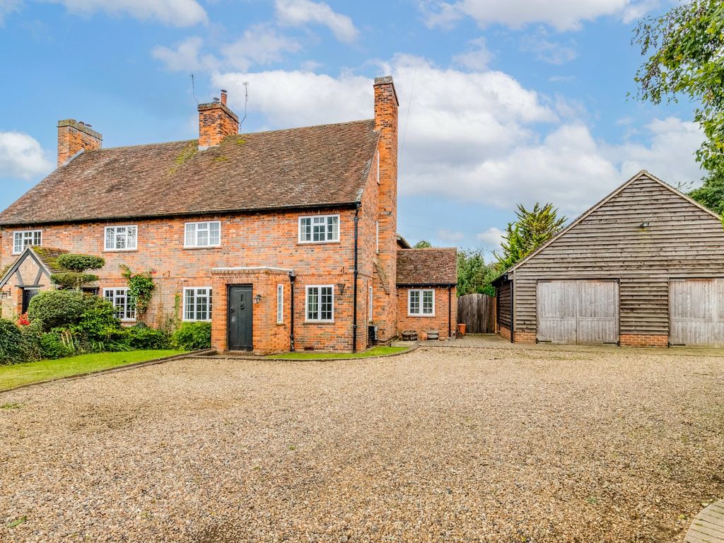 4 bed semidetached house for sale in Slip Lane, Old Knebworth