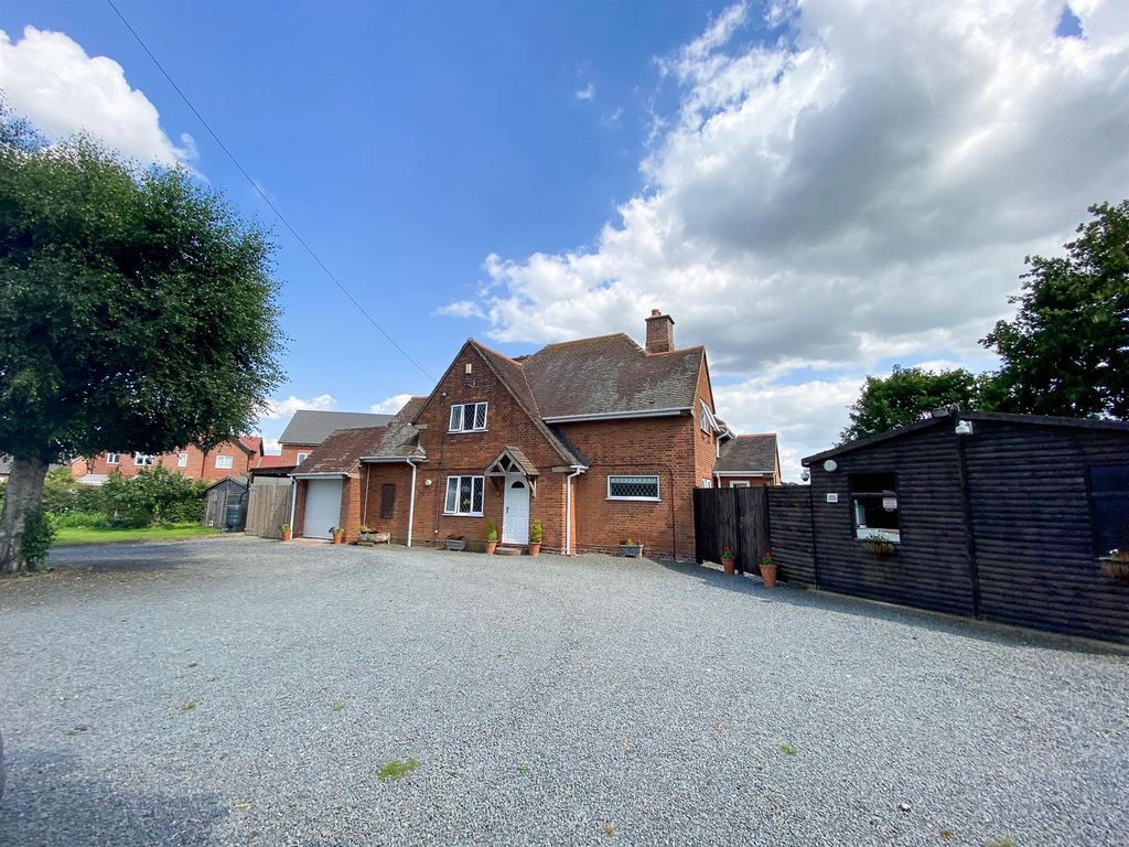 Leisure/hospitality for sale in DE13, Kings Bromley, Staffordshire Zoopla