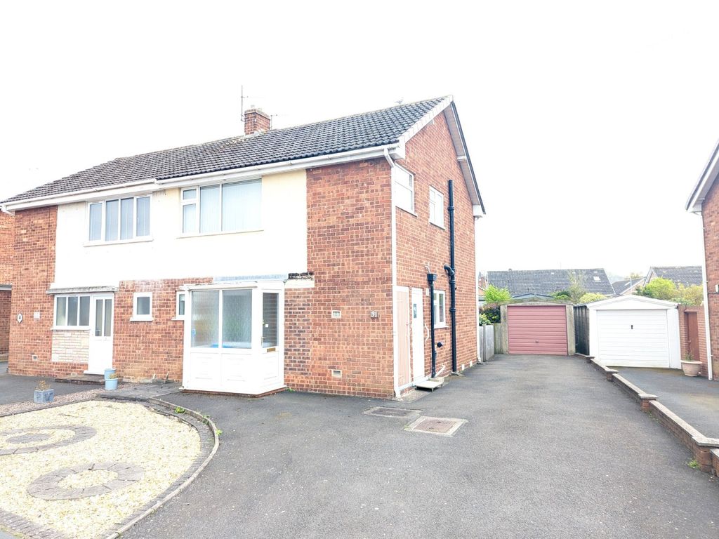 3 bed semidetached house for sale in Springfield Road, Trench, Telford
