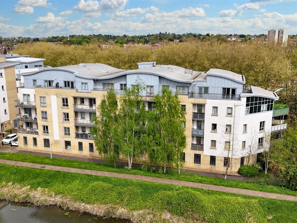 2 bed flat for sale in Yeoman Close, Ipswich IP1, £90,000 Zoopla