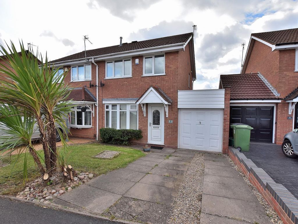 3 bed property to rent in Close, Wolverhampton WV10 Zoopla