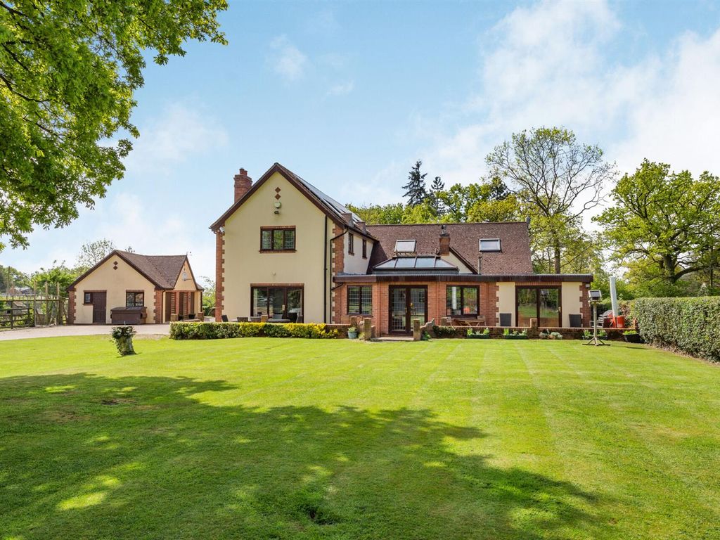 5 bed country house for sale in Wapping Lane, Beoley, Redditch
