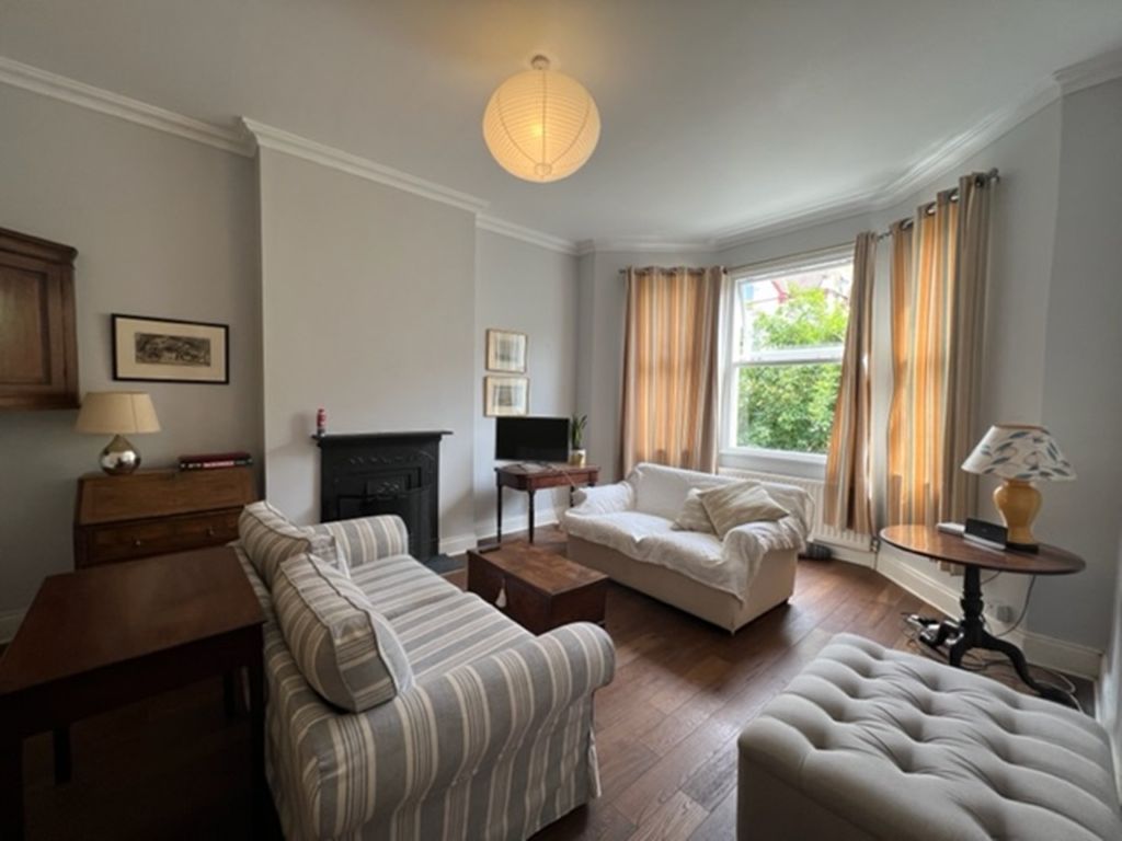 2 bed flat to rent in Romola Road, Herne Hill, London SE24 Zoopla