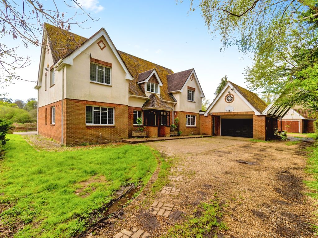 6 bed detached house for sale in Pinkney Lane, Lyndhurst, Hampshire SO43, £1,600,000 Zoopla