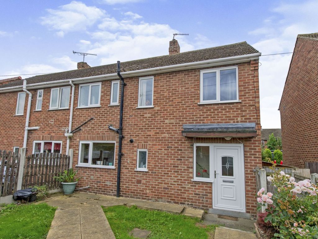 3 bed semidetached house for sale in Hardwick Road, Featherstone WF7