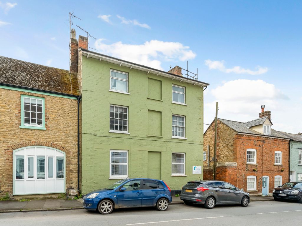1 bed flat to rent in London Street, Faringdon SN7, £900 pcm Zoopla