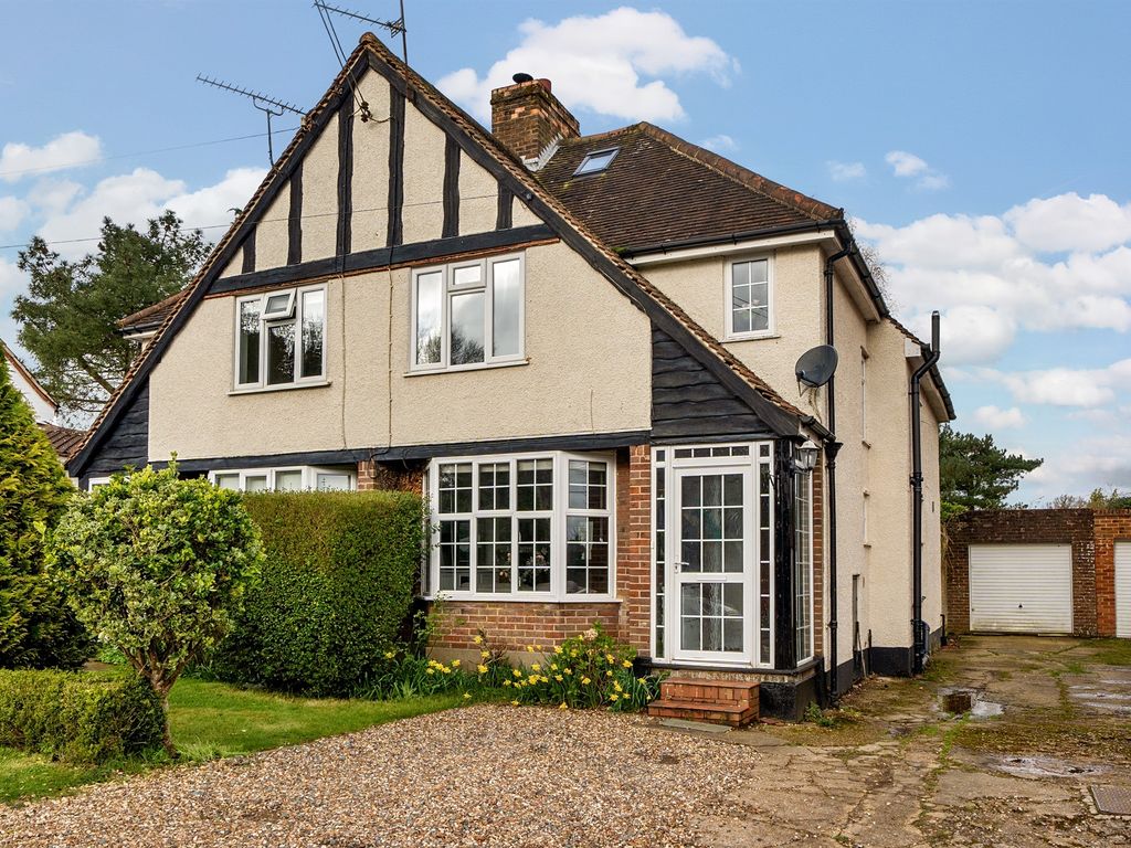 3 bed semidetached house for sale in Chesham Road, Ashley Green