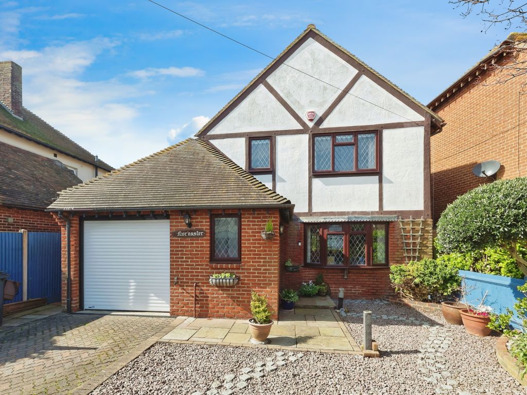 4 bed detached house for sale in Cliff Road, Birchington, Kent CT7, £