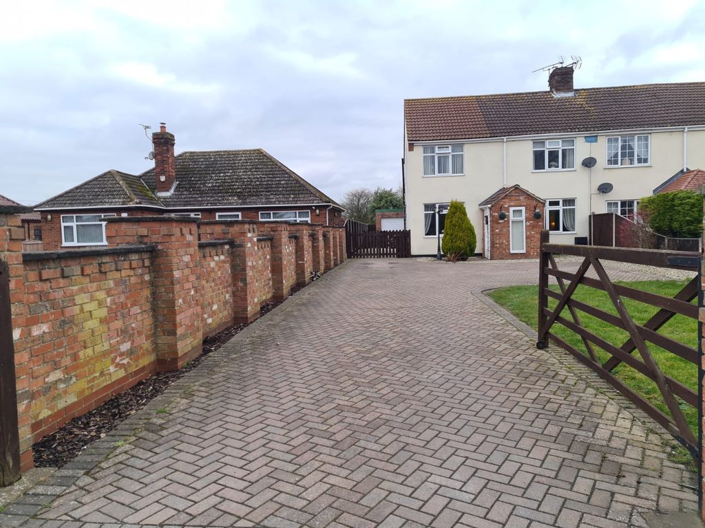 3 bed semidetached house for sale in Neap House Road, Gunness, Scunthorpe DN15 Zoopla