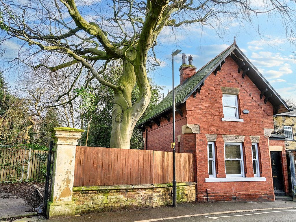 2 bed detached house for sale in North Hill Road, Leeds, West Yorkshire