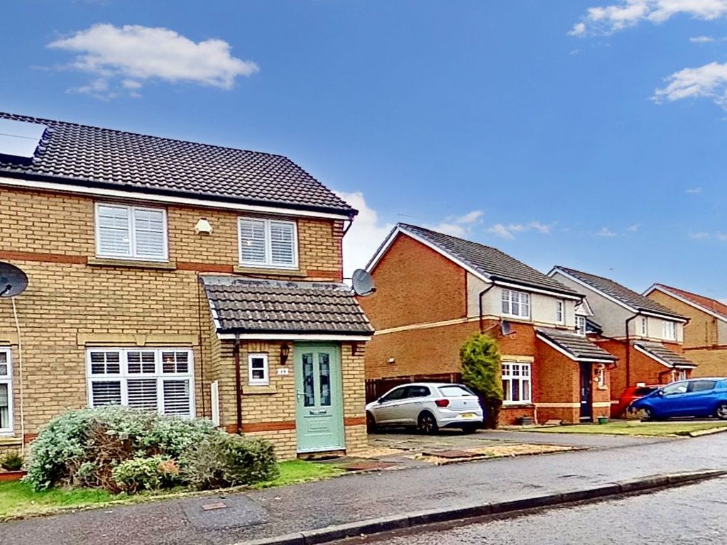 3 bed semidetached house for sale in Wallace Brae Drive