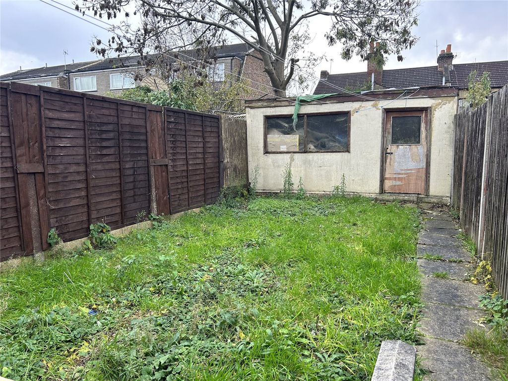 3 bed terraced house for sale in Sutherland Rd, Edmonton, London N9, £