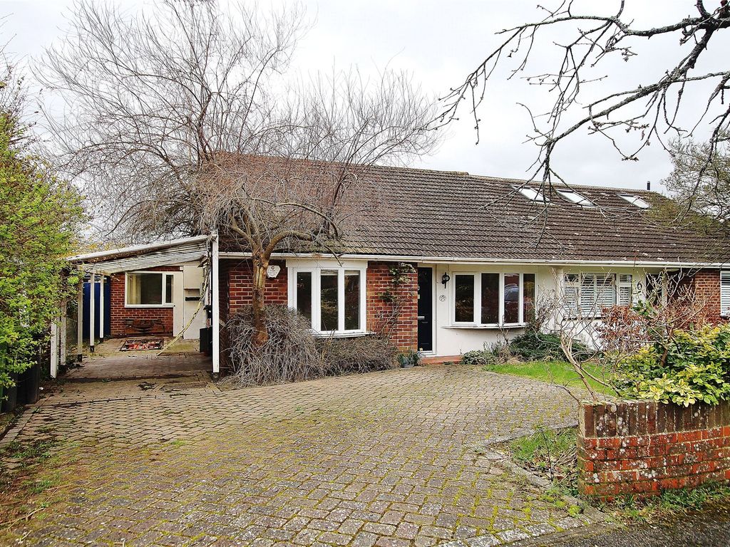 3 bed bungalow for sale in West End, Woking, Surrey GU24, £565,000 Zoopla