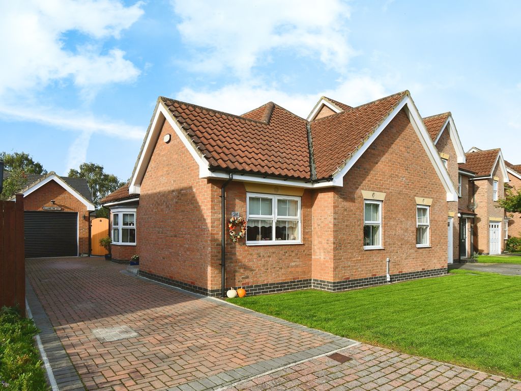 3 bed bungalow for sale in Fair View Close, Gilberdyke, Brough, East