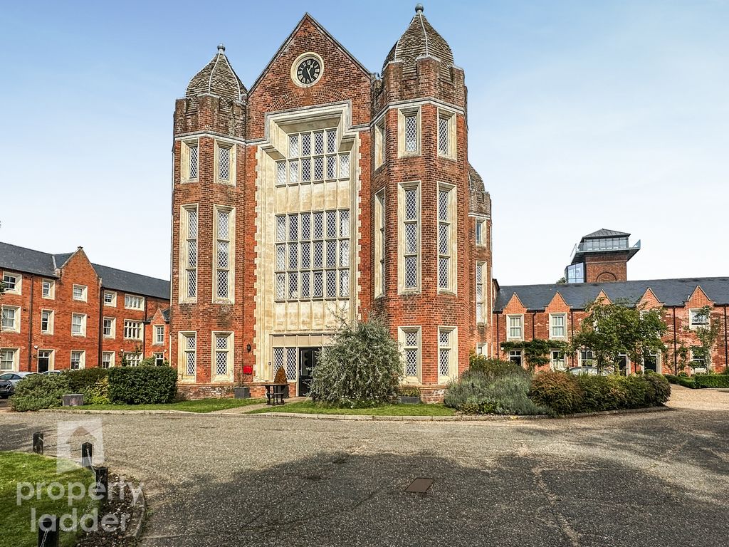 2 bed flat for sale in Donthorn Court, Aylsham, Norwich NR11, £200,000
