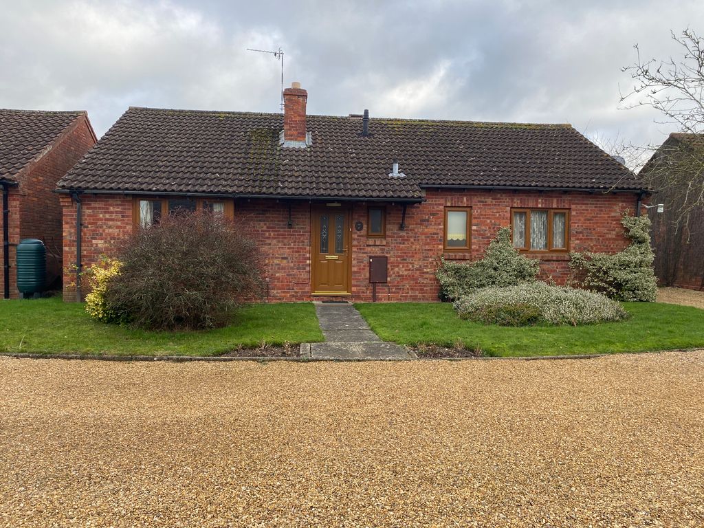 3 bed detached bungalow for sale in Mackley Way, Leamington Spa CV33, £