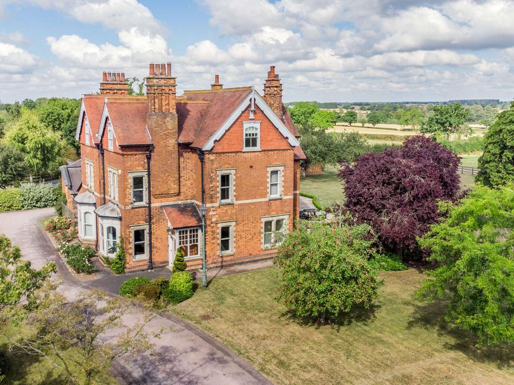 6 bed detached house for sale in Wilmore Lane, Byrkley, Rangemore, BurtonOnTrent DE13 Zoopla