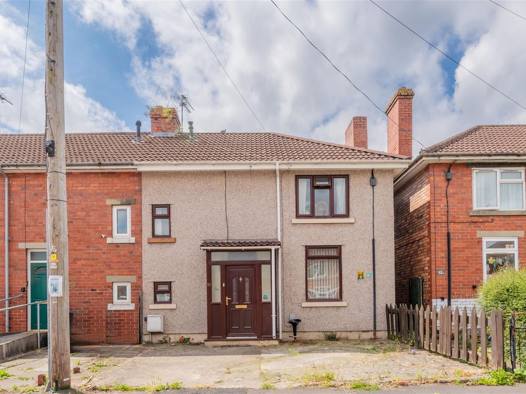 3 bed property for sale in St. Road, Keynsham, Bristol BS31, £