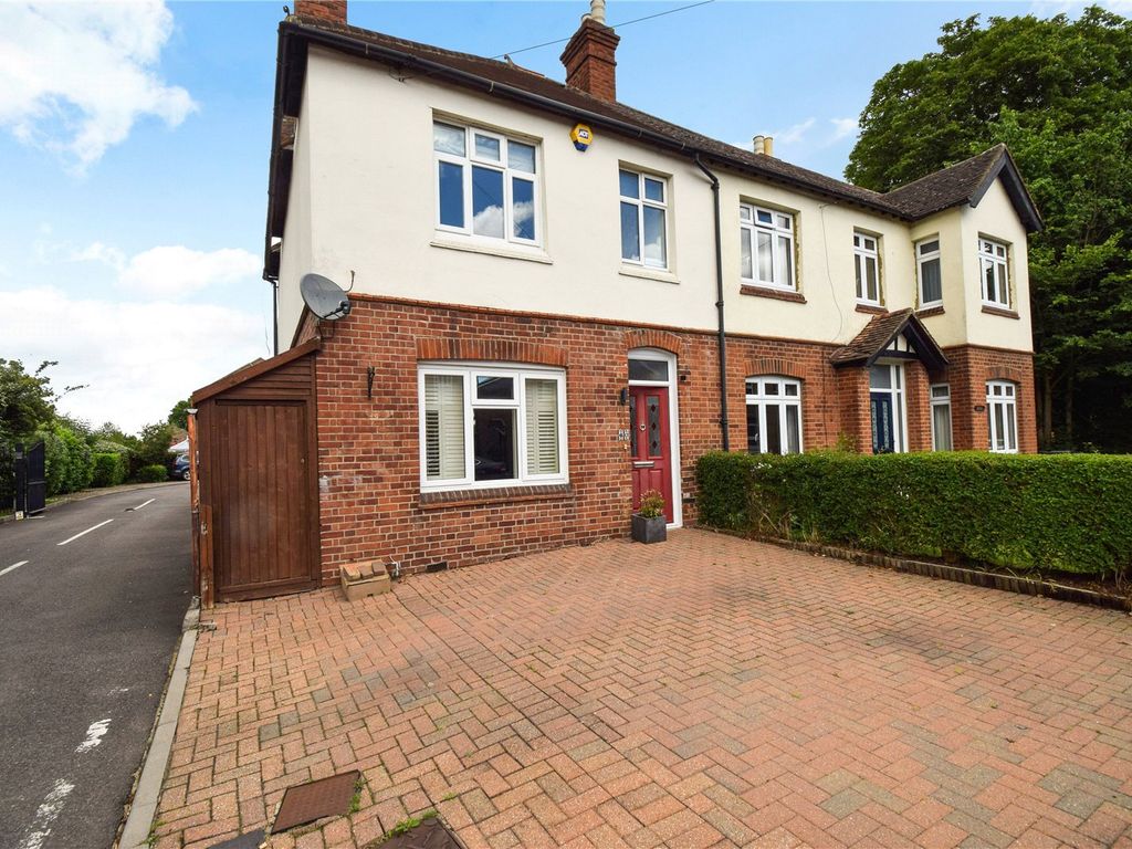 3 bed semidetached house for sale in Gore Road, Burnham SL1, £550,000