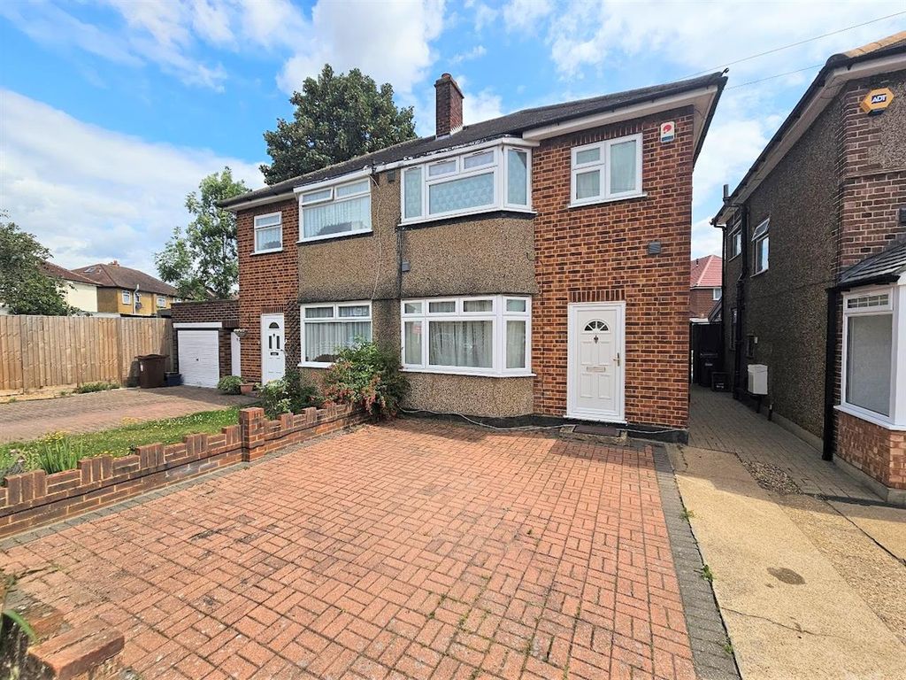3 bed semidetached house to rent in West Road, Bedfont, Feltham TW14, £1,900 pcm Zoopla